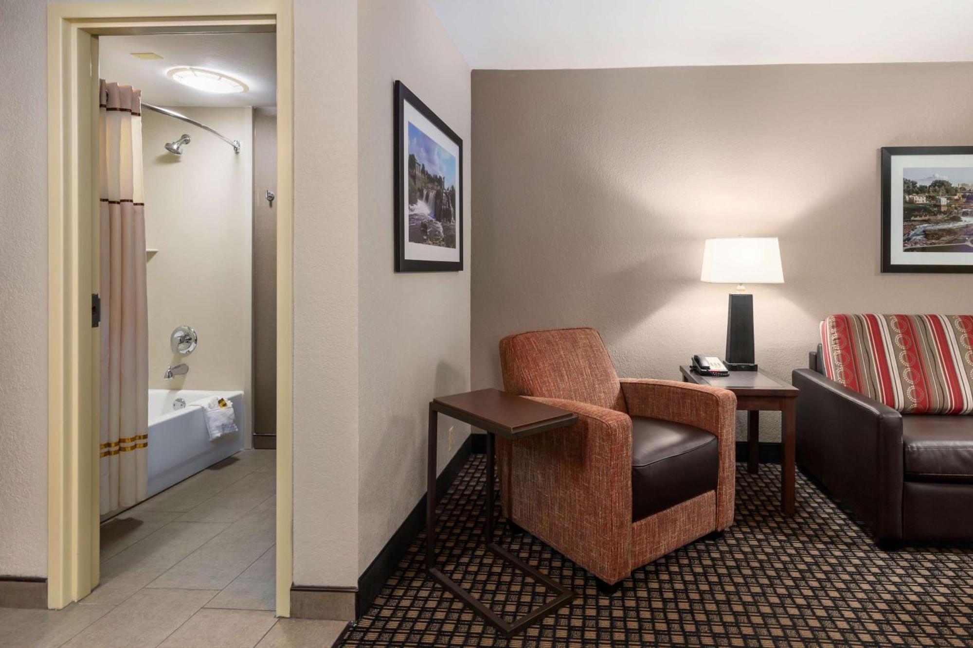 Best Western Plus Ramkota Hotel Сиукс Фолс Екстериор снимка
